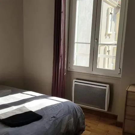T2, 1 Seule Chambre, Tres Lumineux
