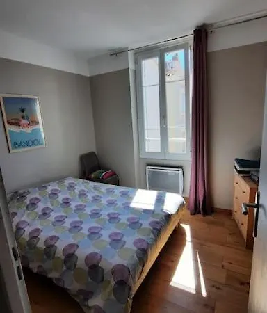 T2, 1 Seule Chambre, Tres Lumineux