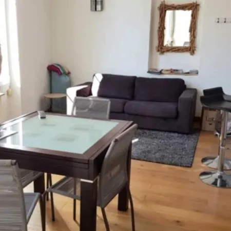 T2, 1 Seule Chambre, Tres Lumineux Apartment