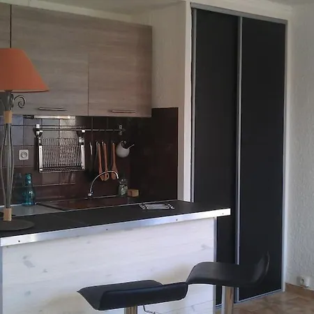 Apartment T2, 1 Seule Chambre, Tres Lumineux *